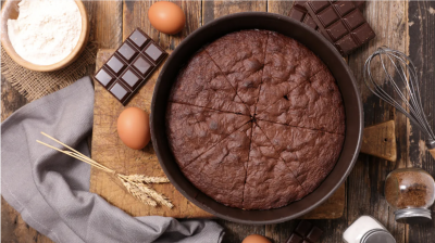 Atelier Cuisine, spécial Pâques - Création d’un gâteau au chocolat très simple.
